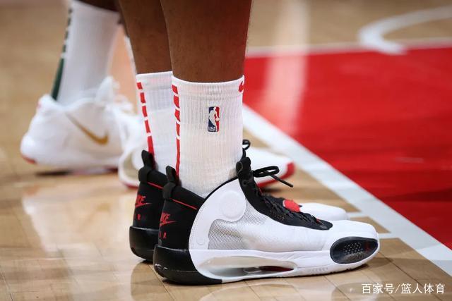 格林三节26分火箭大胜开拓者 骑士力克森林狼