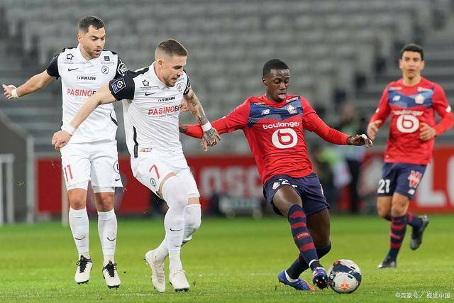 记者批姆巴佩：姆巴佩状态不像职业球员